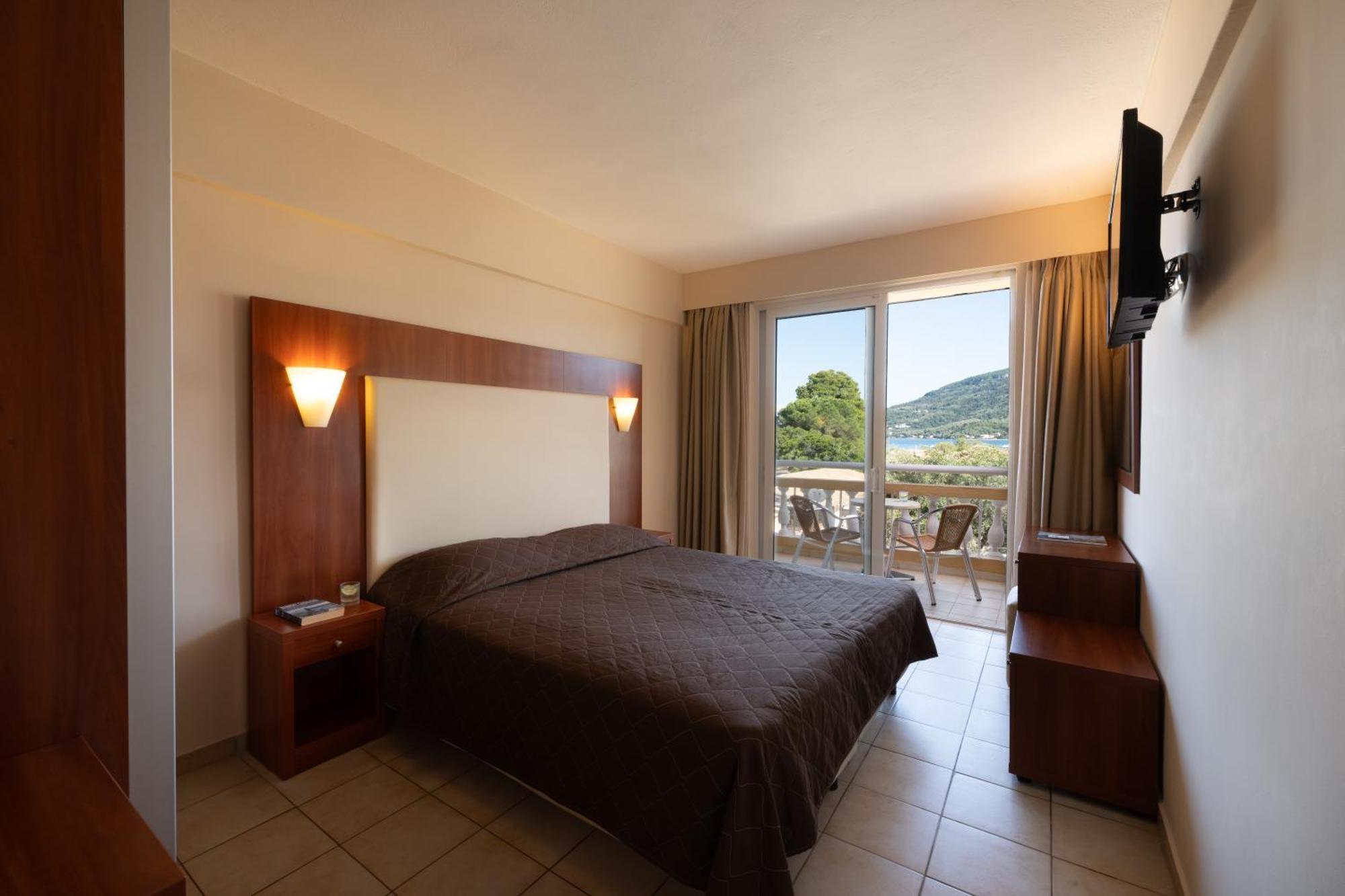 Messonghi Beach Holiday Resort Moraitika Dış mekan fotoğraf