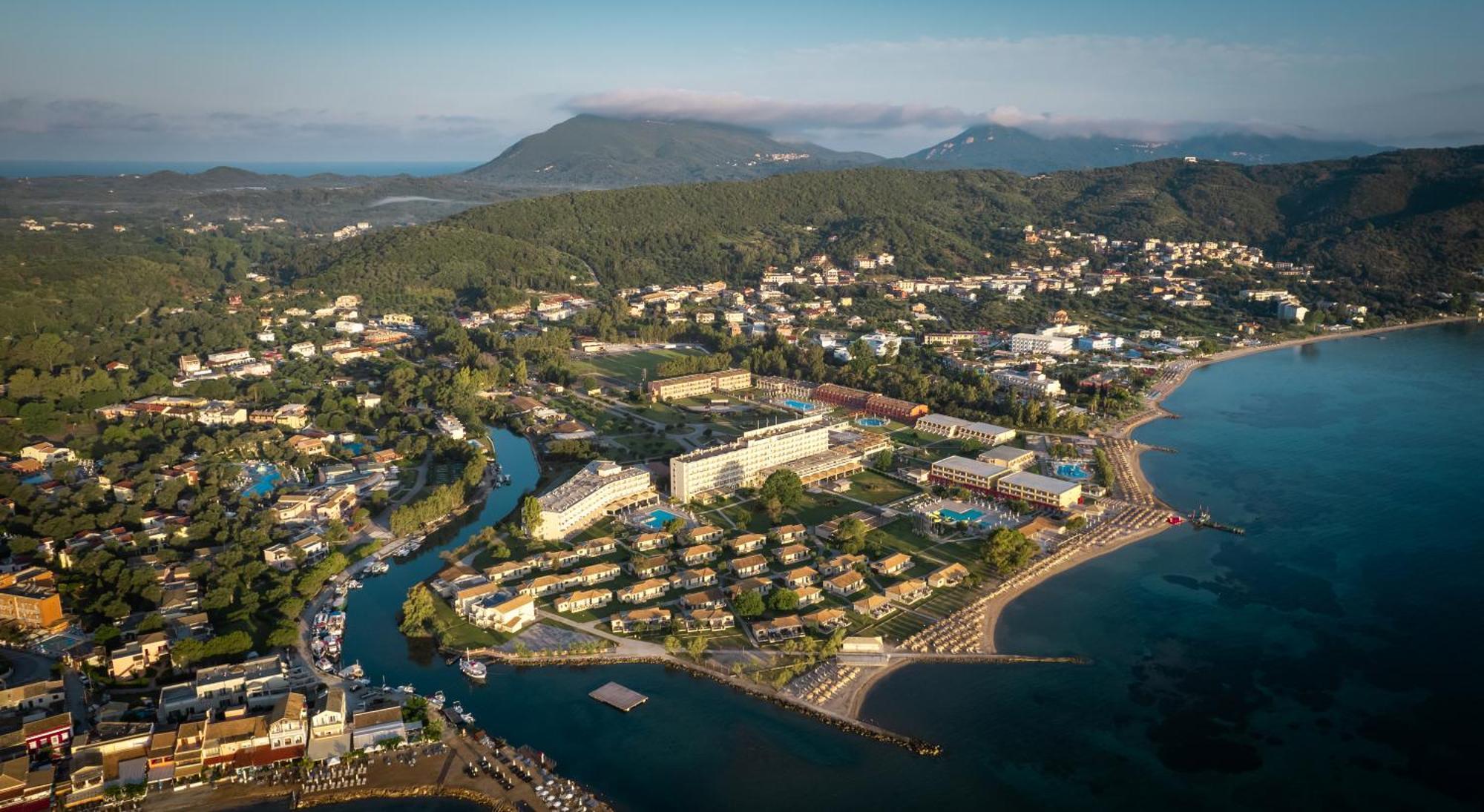 Messonghi Beach Holiday Resort Moraitika Dış mekan fotoğraf
